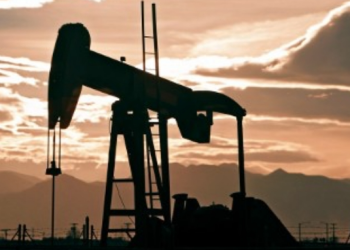 Jokowi Minta Evaluasi Biaya Produksi Gas Bumi untuk Tingkatkan Kompetitivitas Industri