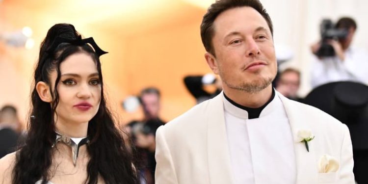 Kisah Cinta Elon Musk dan Grimes Autopilot Tesla Jadi Kunci