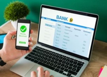 Utang Online Bisa Hancurkan Karier Fresh Graduate, Kok Bisa
